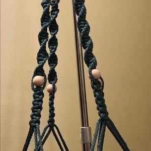 Macrame plant hanger